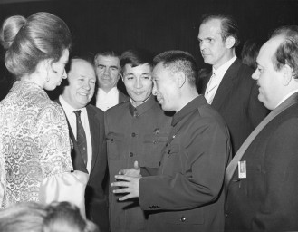 22.01.16 1972 Chinese leader meeting Princes Anne at Sportswriters Dinner. Chrales Wyles, Derek Tremayne. Copyright Jalmar Photogrpahy.